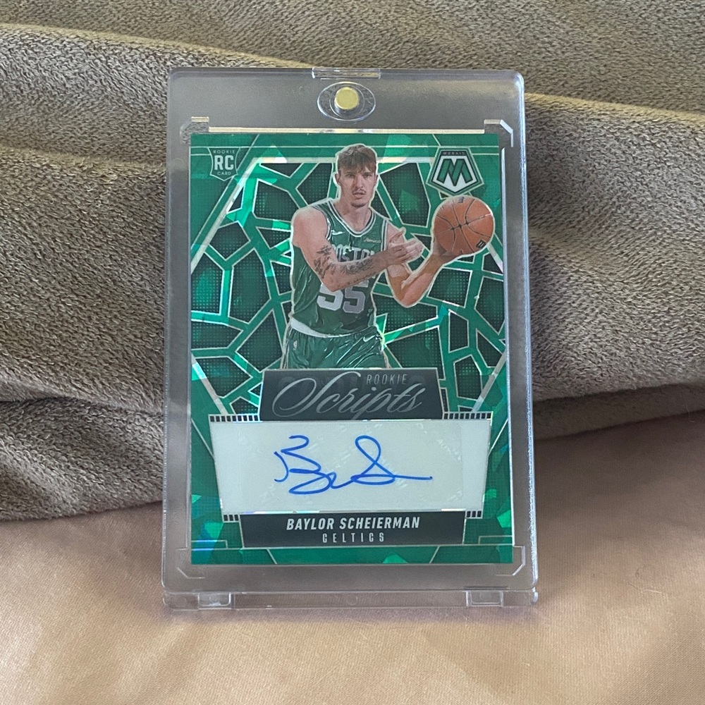 2024 Panini Mosaic Basketball Baylor Scheierman Rookie Auto Green Ice!!